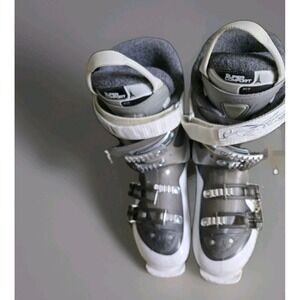 ATOMIC B50 WOMEN'S Downhill SKI BOOTS White & Gray 24.5 - 25 Comfort Fit